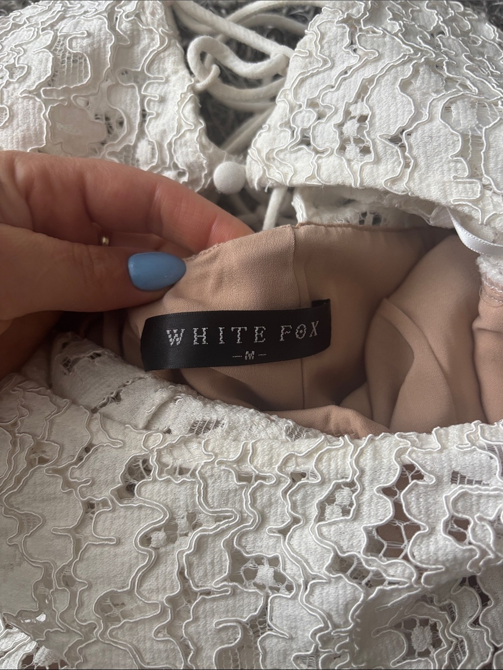 White Fox | M | Elegant White Lace Short Sleeve Ruffle Hem Dress - Picture 5 of 8